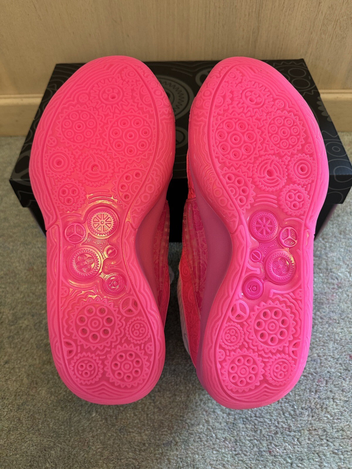 Nike - KD16 Pink Aunt Pearl ' FREE SHIPPING *INHAND* US 10 MENS/US 11.5 WOMENS