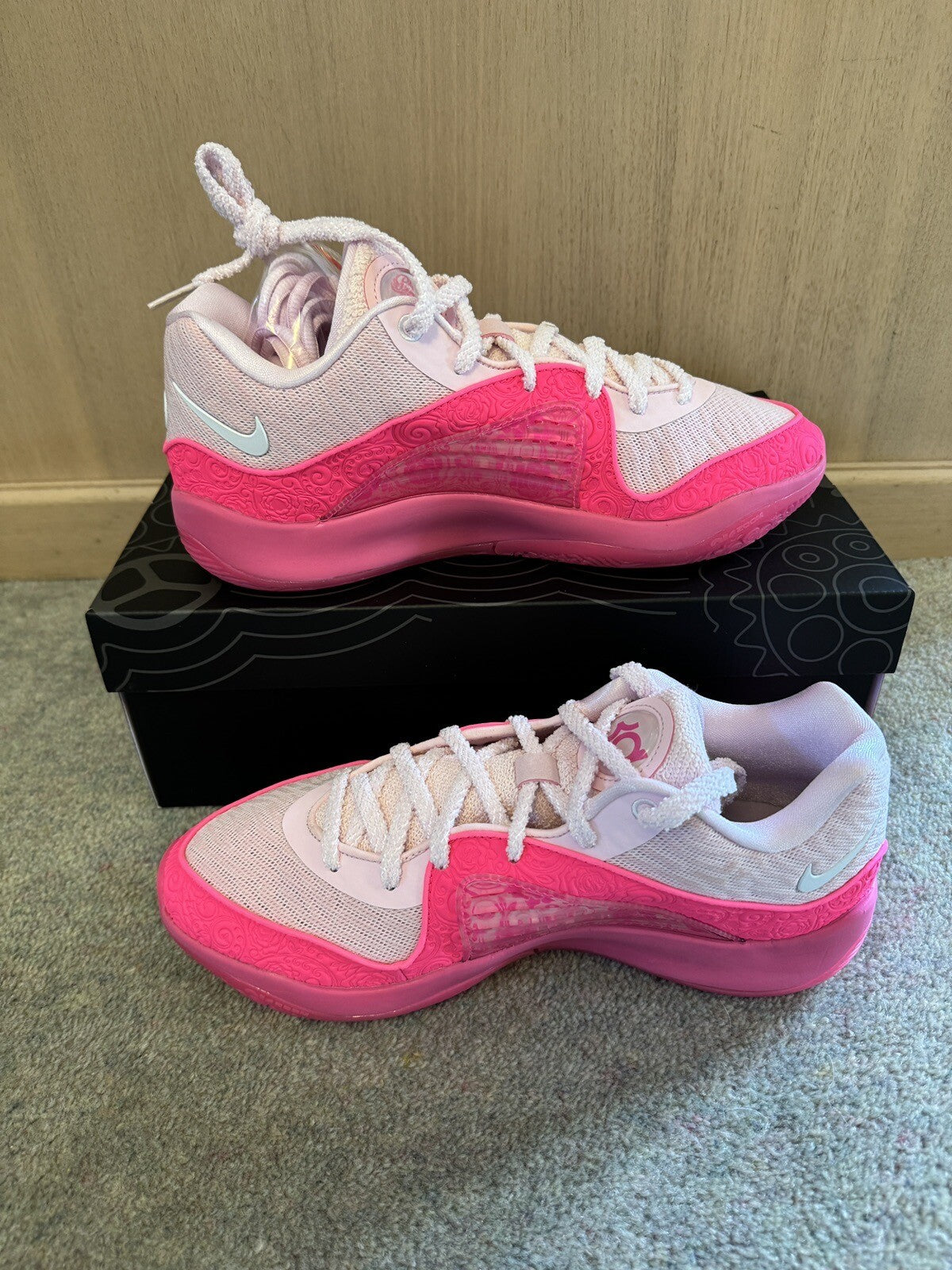 Nike - KD16 Pink Aunt Pearl ' FREE SHIPPING *INHAND* US 10 MENS/US 11.5 WOMENS