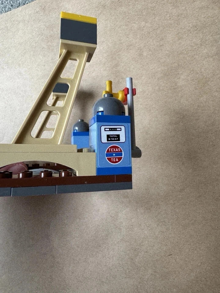 8487 Flo's V8 Café - LEGO Pixar Cars - 100% COMPLETE - NO BOX OR INSTRUCTIONS