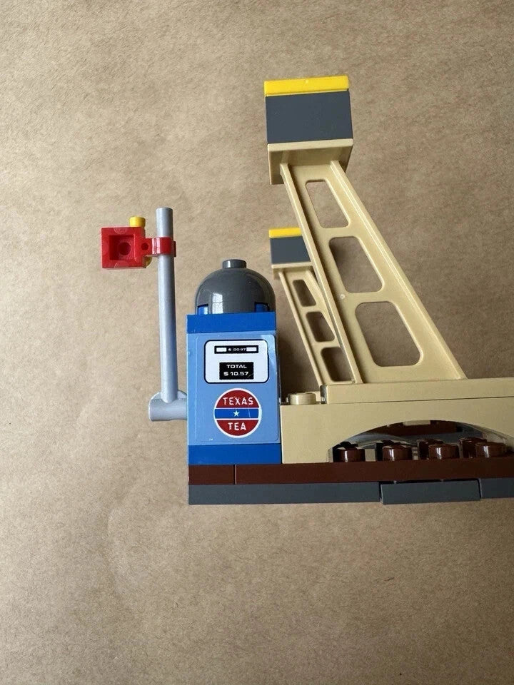 8487 Flo's V8 Café - LEGO Pixar Cars - 100% COMPLETE - NO BOX OR INSTRUCTIONS